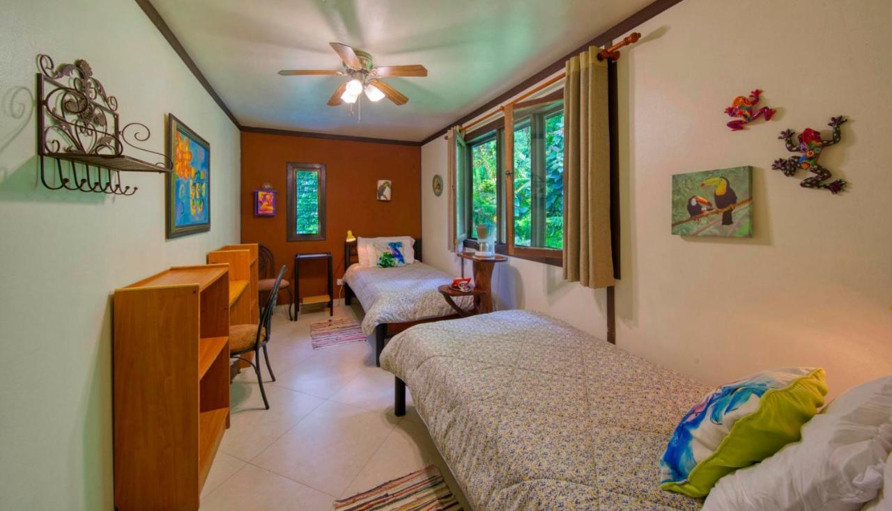 Lucky Bug Bed And Breakfast Nuevo Arenal Luaran gambar